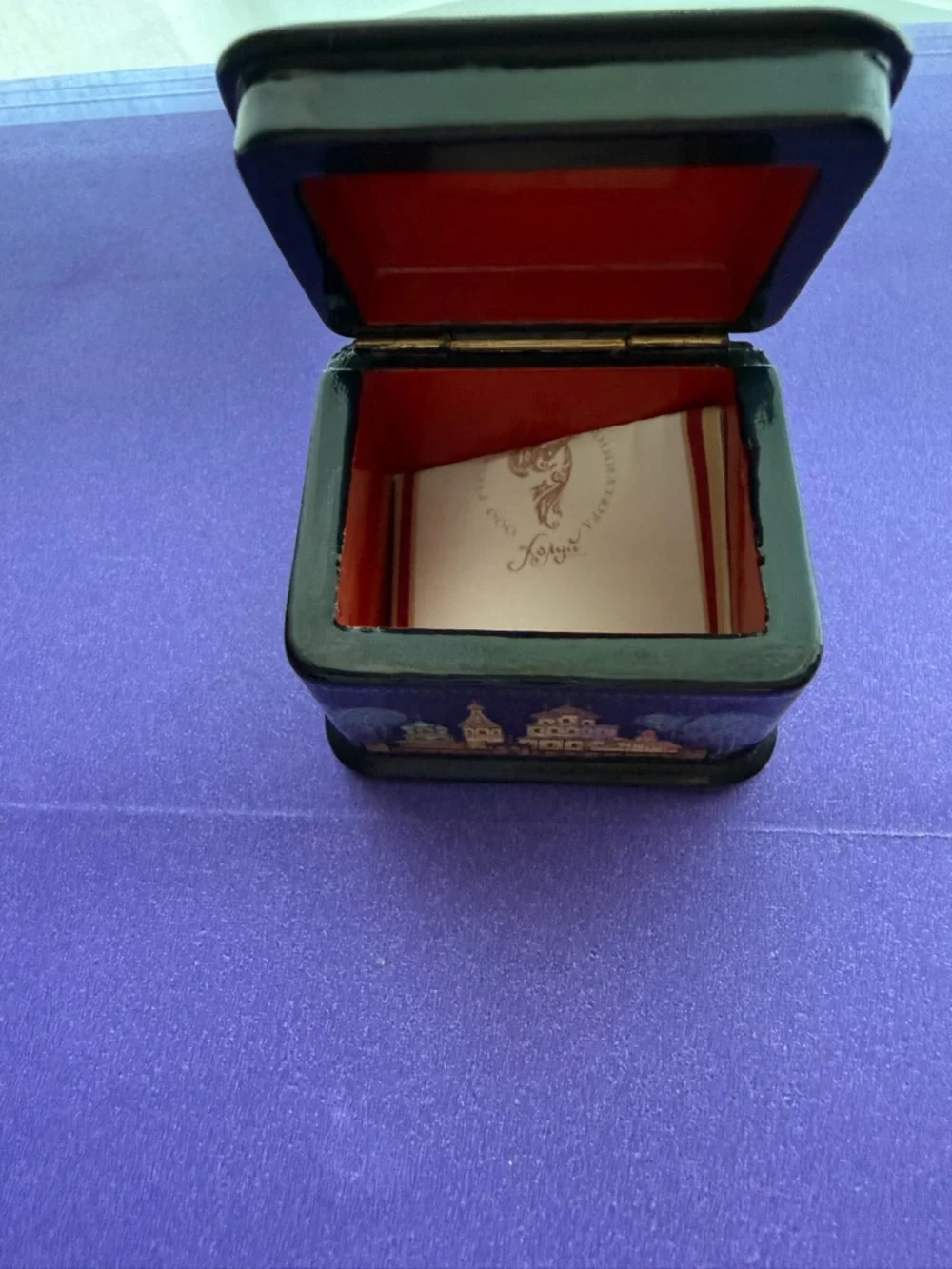 Hand-Painted Russian Lacquer Trinket Box in Black with Teal & Gold Accents - Picture 9 of 11